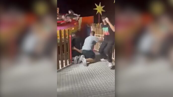 Σοβαρό περιστατικό σε λούνα παρκ στη Ρόδο: Κάθισμα έσπασε στο «ταψί» και εκτινάχθηκαν τέσσερις νεαροί – Δείτε το βίντεο