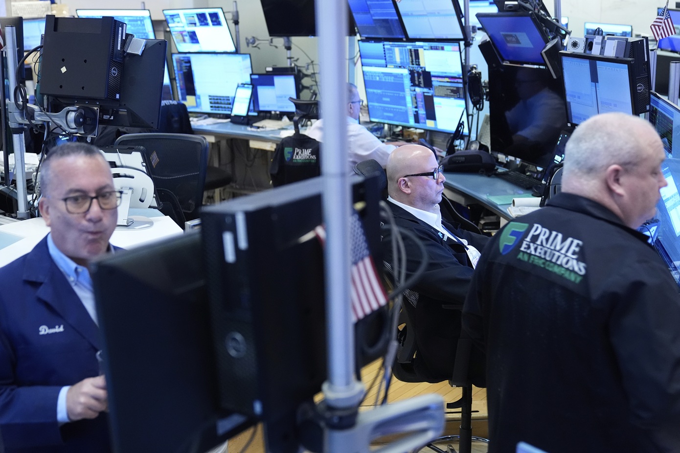 Πτώση στο χρηματιστήριο της Νέας Υόρκης παρά τα οφέλη Meta και Microsoft