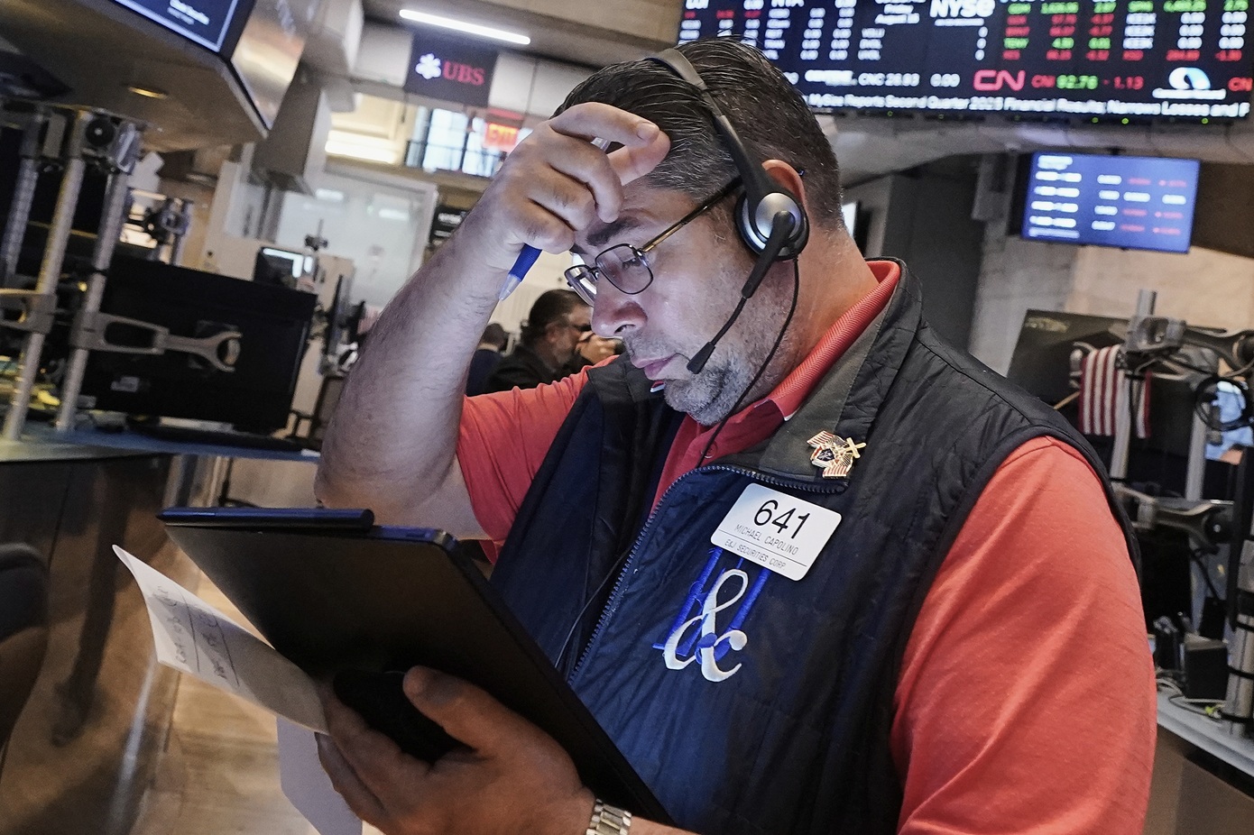 Πτώση στο Χρηματιστήριο της Νέας Υόρκης αλλά θετική τάση για τον μήνα