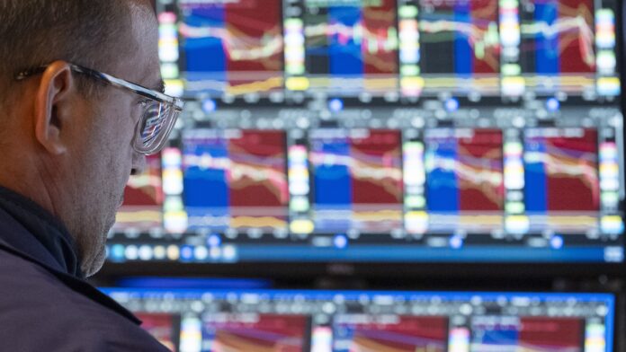Ασταθές το κλίμα στη Wall Street εξαιτίας αβεβαιότητας για την εμπορική στρατηγική Τραμπ
