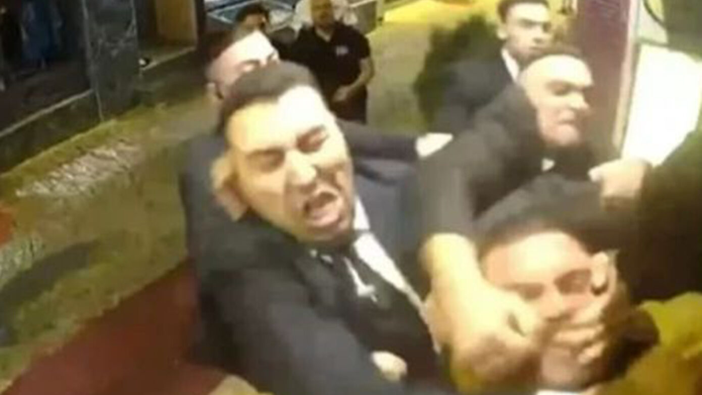 Ο 70χρονος υπέστη εγκεφαλικό μετά την επίθεση με κουτουλιά στον δήμαρχο Αλοννήσου – Δείτε τη φωτογραφία