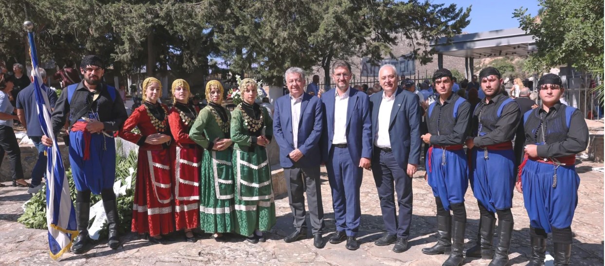 Στ. Αρναουτάκης: «Τιμούμε με σεβασμό τη θυσία των ηρώων της Δαμάστας και του Μαράθου»