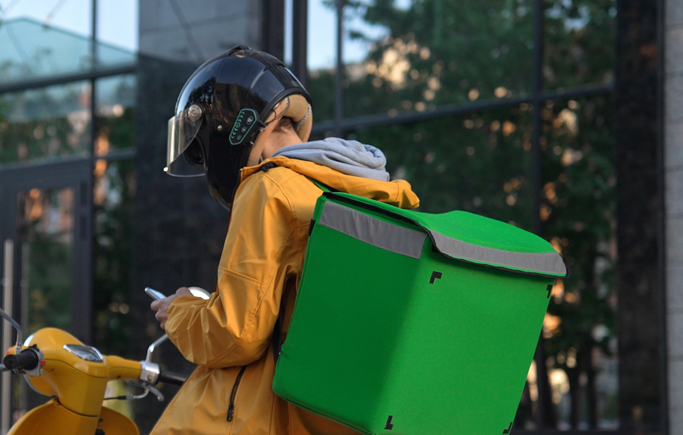 «Γιατί δεν είσαι Έλληνας;»: Απέρριψε την παραγγελία από ξένο διανομέα