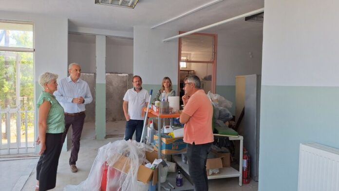 Επίσκεψη Δημάρχου Ελασσόνας στις εργασίες αναβάθμισης σχολείων Ευαγγελισμού