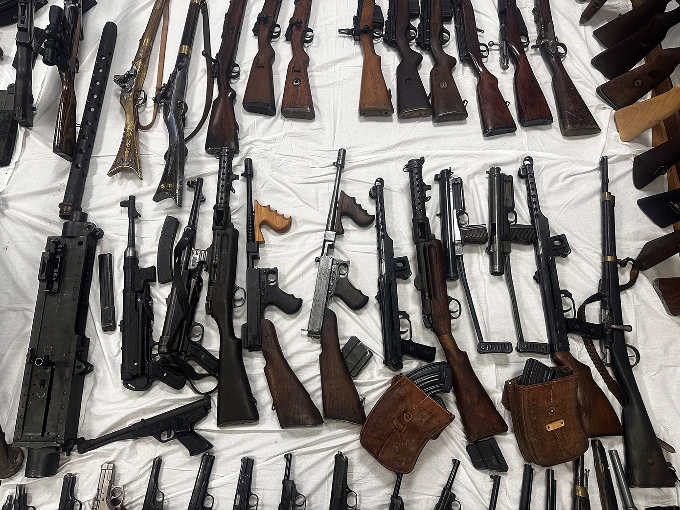 Υπό εξέταση τα ημερολόγια και οι χειρόγραφες σημειώσεις του απόστρατου αξιωματικού με το οπλοστάσιο στο Κιάτο