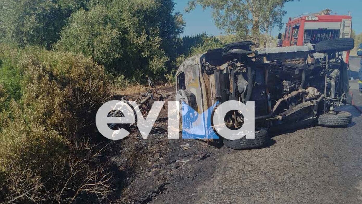 Φονικό τροχαίο στο Αλιβέρι: Ισχυρή σύγκρουση με μηχανή, ξέσπασε φωτιά
