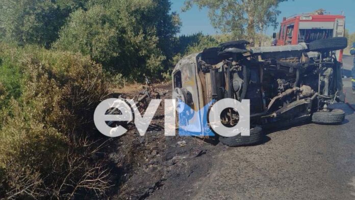 Φονικό τροχαίο στο Αλιβέρι: Ισχυρή σύγκρουση με μηχανή, ξέσπασε φωτιά