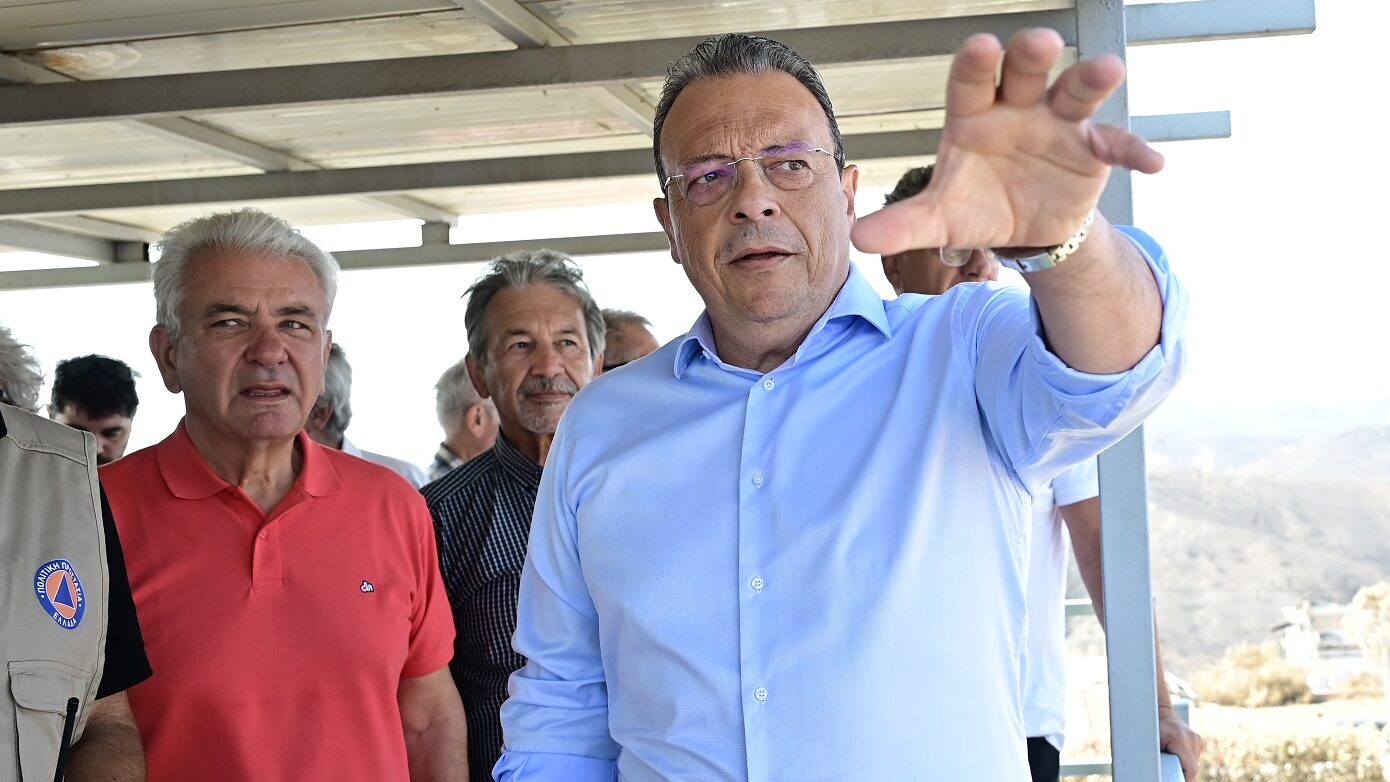Σωκράτης Φάμελλος: Άμεσες ενέργειες για στήριξη των τοπικών κοινωνιών και αποκατάσταση του περιβάλλοντος μετά τις πυρκαγιές
