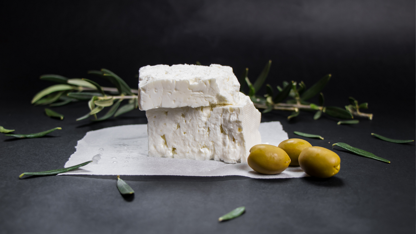 Αγώνας για εξαίρεση ελαιολάδου, φέτας, γιαουρτιού, κρασιού και ελιών από τους δασμούς του Τραμπ