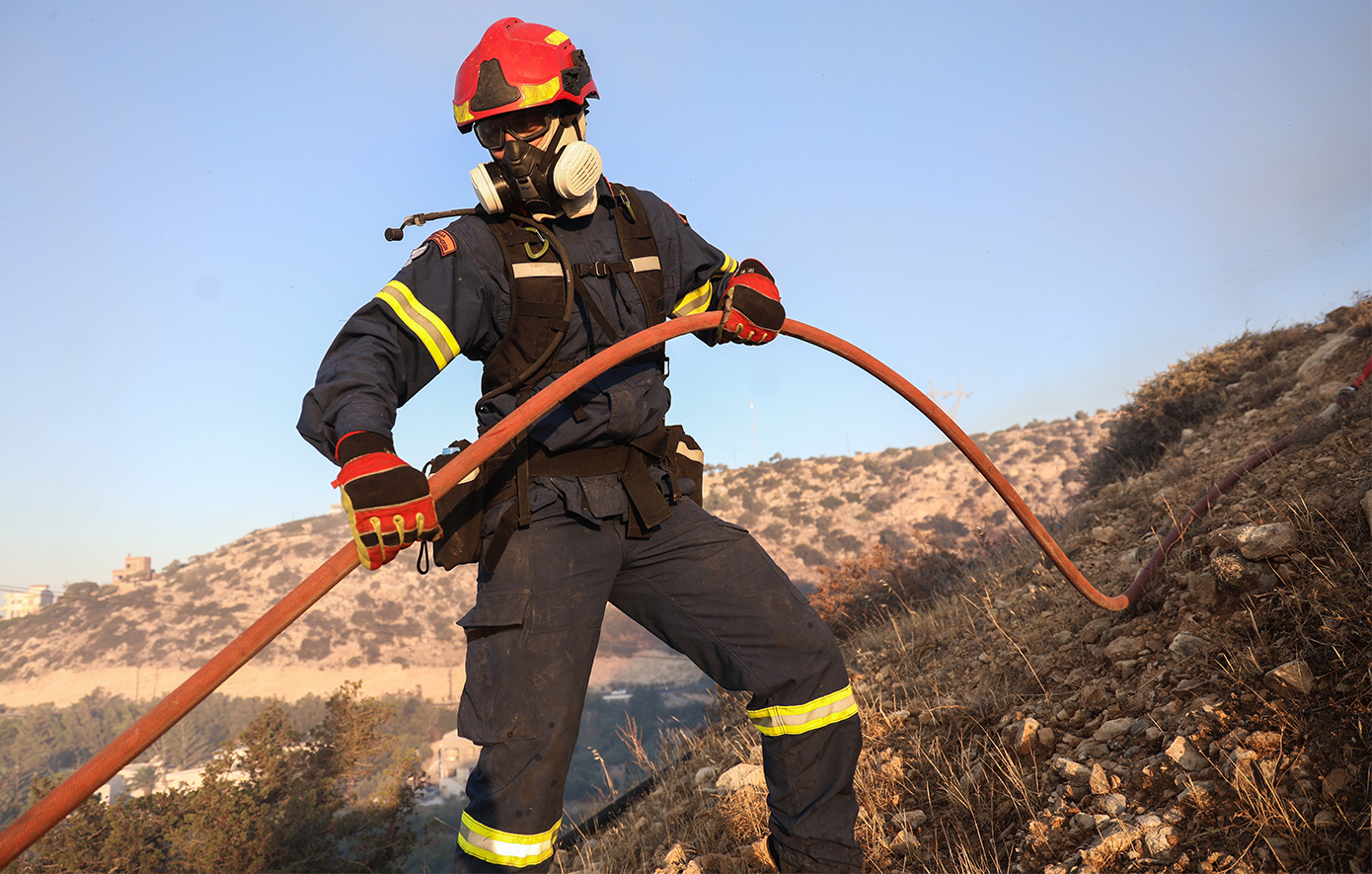 Φωτιά σε χαμηλή βλάστηση στον Ασπρόπυργο