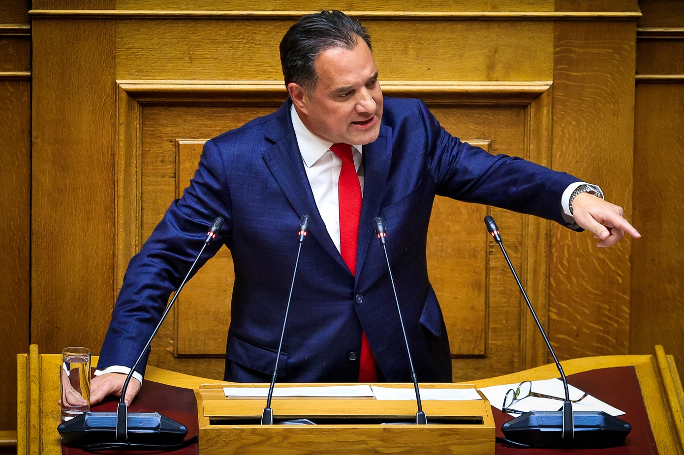 Γεωργιάδης προς Κωνσταντοπούλου: Πολιτικοί ψεύτες και απατεώνες που εκμεταλλεύεστε τη μιζέρια για ψήφους