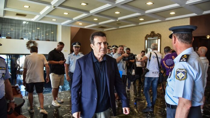 Χρυσοχοΐδης: Ήρθε η στιγμή να ακολουθήσουμε τους κανόνες της κοινής λογικής