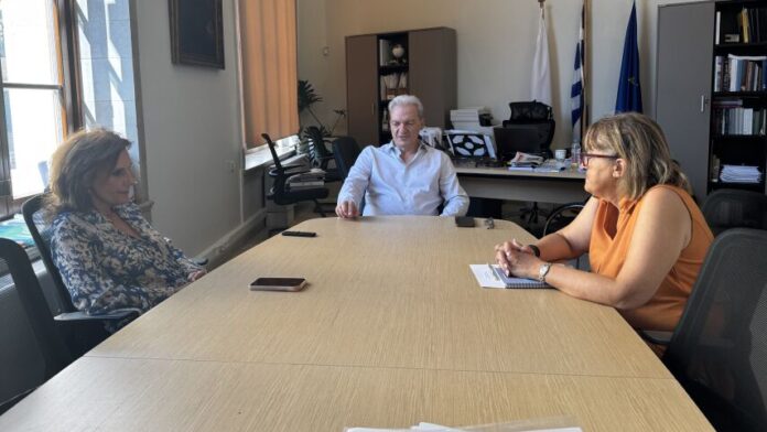 Σύσκεψη Δημάρχου Ηρακλείου με την Πρόεδρο της Επιτροπής Εποπτείας Βικελαίας Βιβλιοθήκης