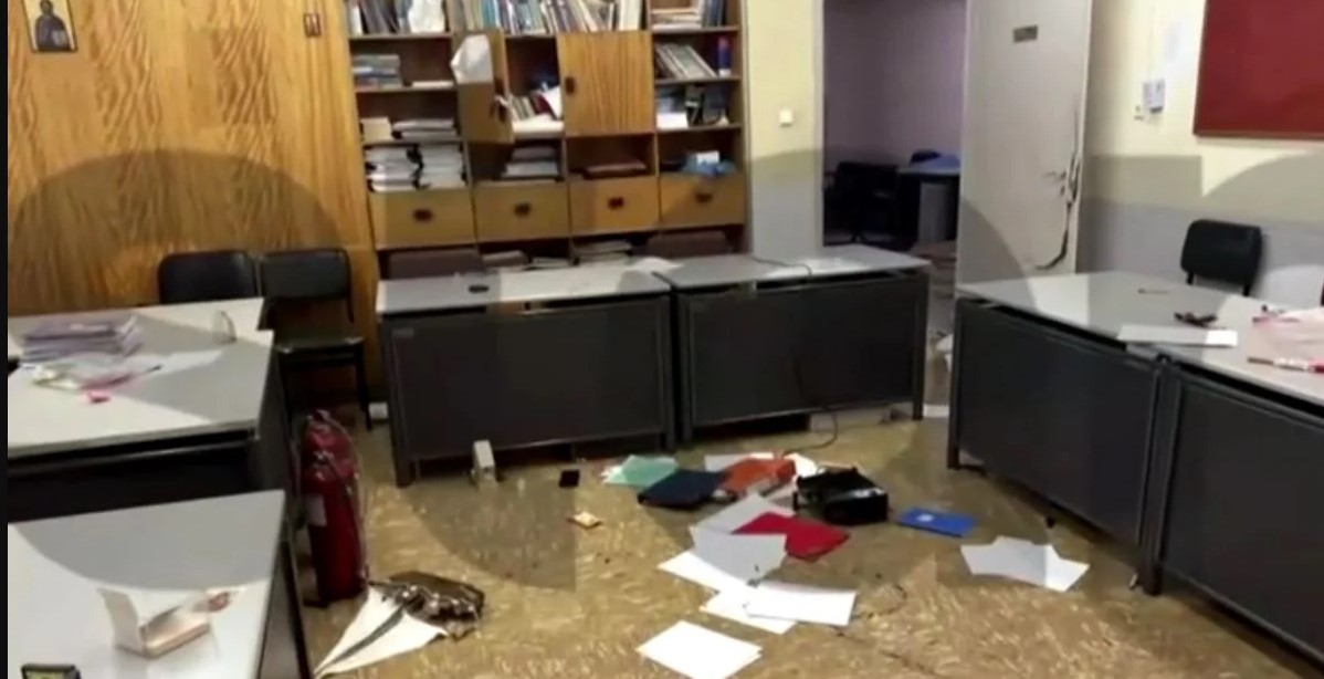 Συνελήφθησαν οι τέσσερις νεαροί που κατέστρεψαν σχολείο στην Ιτέα – Ζημιές 40.000 ευρώ