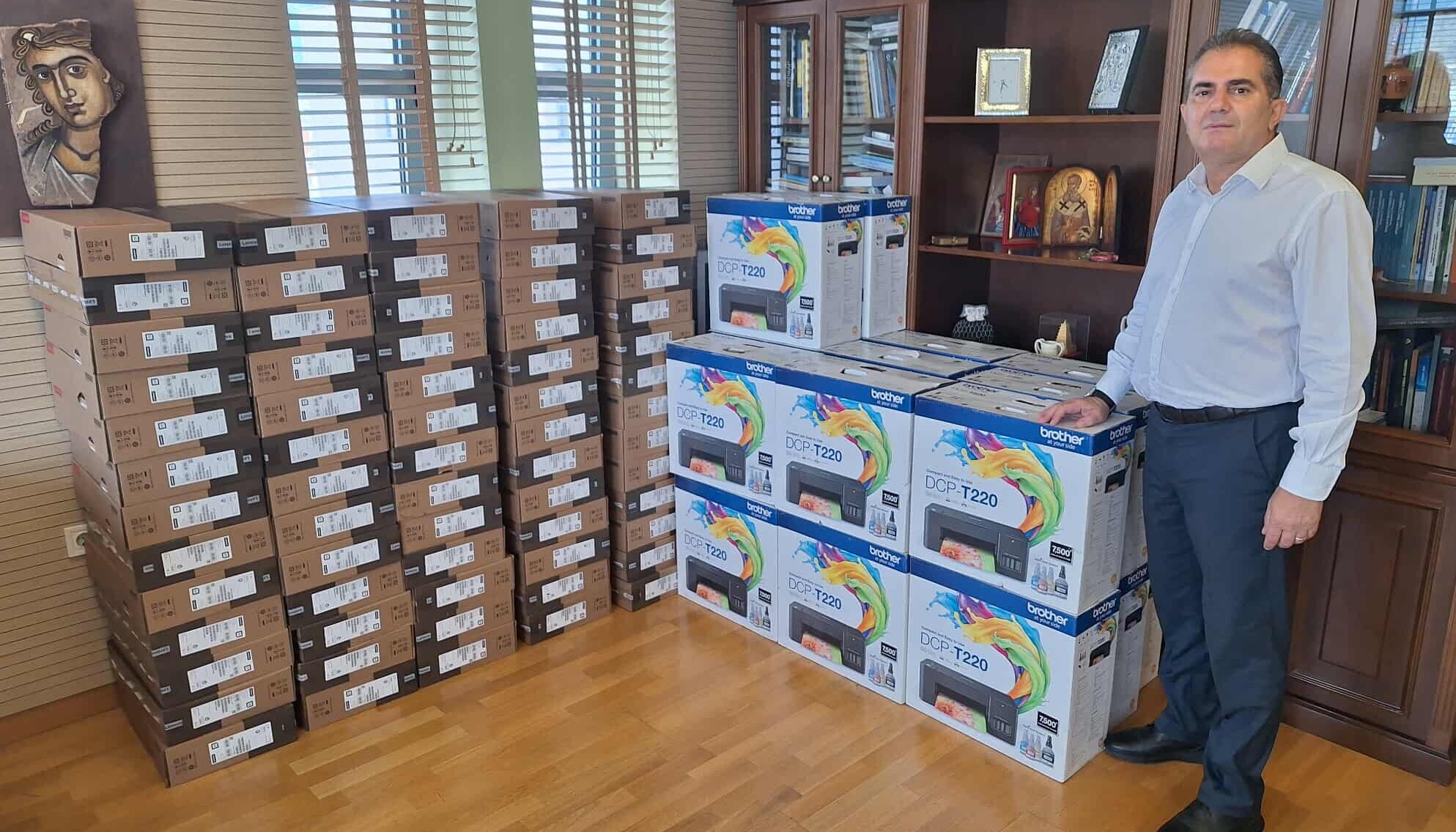 Χορηγία υπολογιστών και εκτυπωτών στα σχολεία της Καλαμάτας