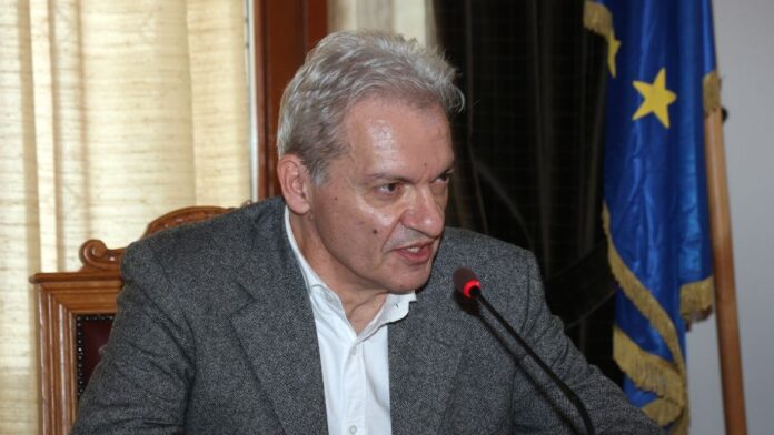 ΕΣΔΑΚ: Ο Αλ. Καλοκαιρινός απαιτεί την άμεση επανεκκίνηση του Κ.Δ.Α.Υ.