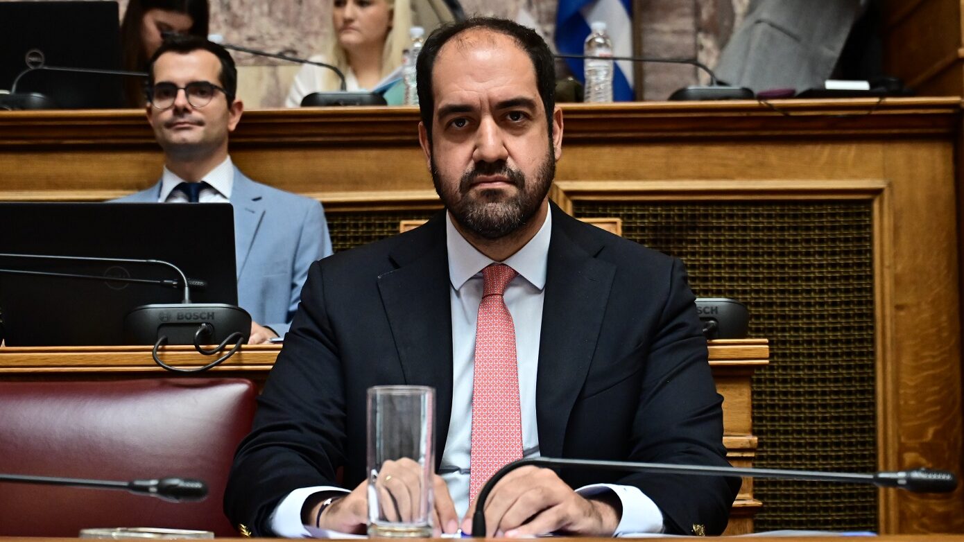 Ο υπουργός Πολιτικής Προστασίας κατηγορεί τον Δήμαρχο Πάτρας για τις φωτιές: «Αποδείχθηκε ανίκανος»