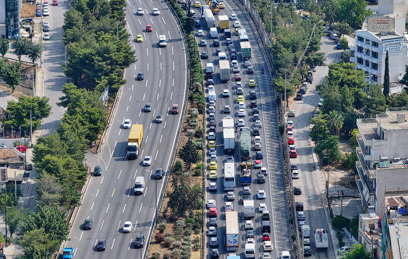 Κίνηση τώρα: Μποτιλιάρισμα στον Κηφισό λόγω τροχαίου στη Λένορμαν