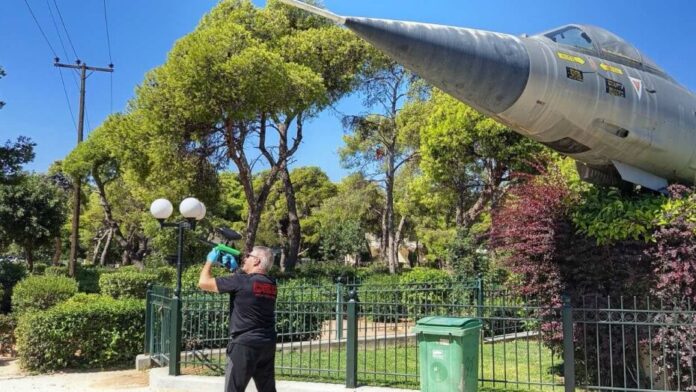 Ο Δήμος Κηφισιάς καταπολεμά την κάμπια των πεύκων με πρωτοποριακές τεχνικές