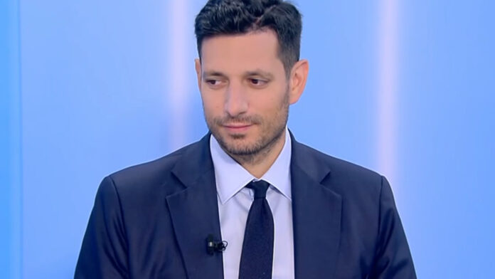 Κυρανάκης: Το τελευταίο καλοκαίρι στα ΜΜΜ χωρίς κλιματισμό