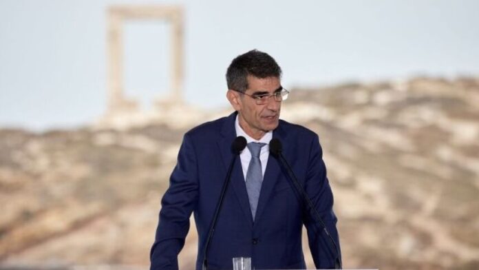 Δήμαρχος Νάξου: Η εγκατάσταση συρματοπλέγματος στην Πορτάρα είναι παράνομη