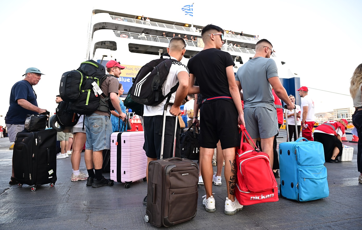 «Κρουαζιέρα θα σε πάω» – Η επιχείρηση της ΑΑΔΕ για την πολυεπίπεδη φοροδιαφυγή στα ημερόπλοια της Σαντορίνης