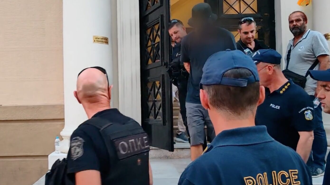 «Μπράβο παλικάρι μου» φώναζαν στον 25χρονο που κατηγορείται για την πυρκαγιά κοντά στο Γηροκομείο