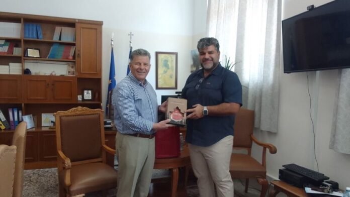 Σύσκεψη στην ΠΕ Μεσσηνίας με τον επικεφαλής της Παμεσσηνιακής Ομοσπονδίας Αμερικής-Καναδά