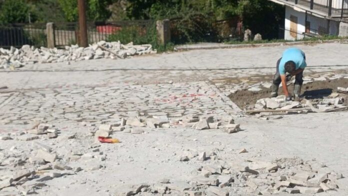 Ανακαίνιση πλακόστρωτου και καινούργια παιδική χαρά στον Δήμο Μετεώρων
