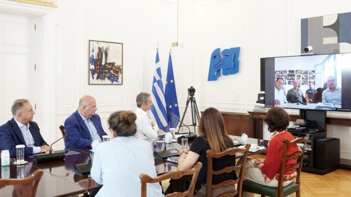 Συνάντηση Μητσοτάκη με τον δήμαρχο Αμοργού για το πρόγραμμα «Αμοργόραμα»
