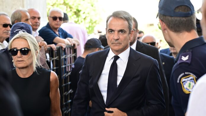 Θλίψη στη Νέα Δημοκρατία για την απώλεια του Απόστολου Βεσυρόπουλου – Μητσοτάκης: «Ένας ευγενικός και καλός άνθρωπος»