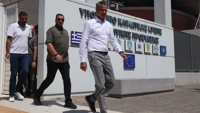 Συνομιλία του Κυριάκου Μητσοτάκη με τον πρόεδρο της Βολισσού Χίου μετά την καταστροφική πυρκαγιά