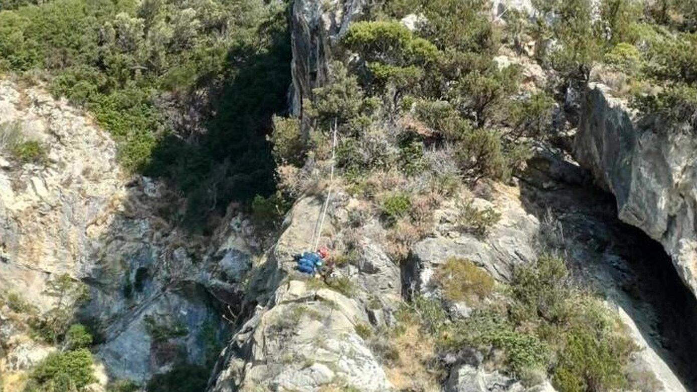 Κέρκυρα: Σώθηκε ο τουρίστας που παγιδεύτηκε σε απομονωμένο σημείο στην Παλαιοκαστρίτσα
