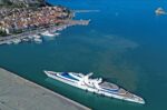 Το superyacht «Yas» της βασιλικής οικογένειας των ΗΑΕ αγκυροβολεί στο Ναύπλιο