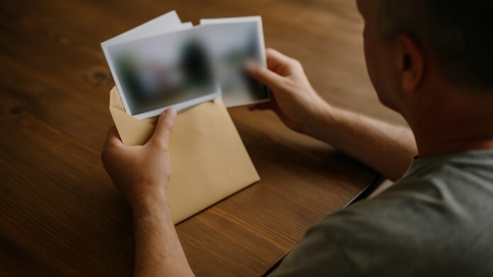 Πρωτοφανές περιστατικό revenge porn στη Λαμία: Πρώην σύζυγος και πεθερά απέστειλαν «ακατάλληλες» φωτογραφίες του ταχυδρομικώς