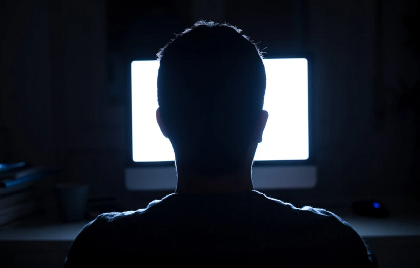 Παλλήνη: Αφέθηκε ελεύθερος υπάλληλος που εγκατέστησε κάμερα με ήχο σε γυναικείες τουαλέτες και κατείχε υλικό παιδικής πορνογραφίας