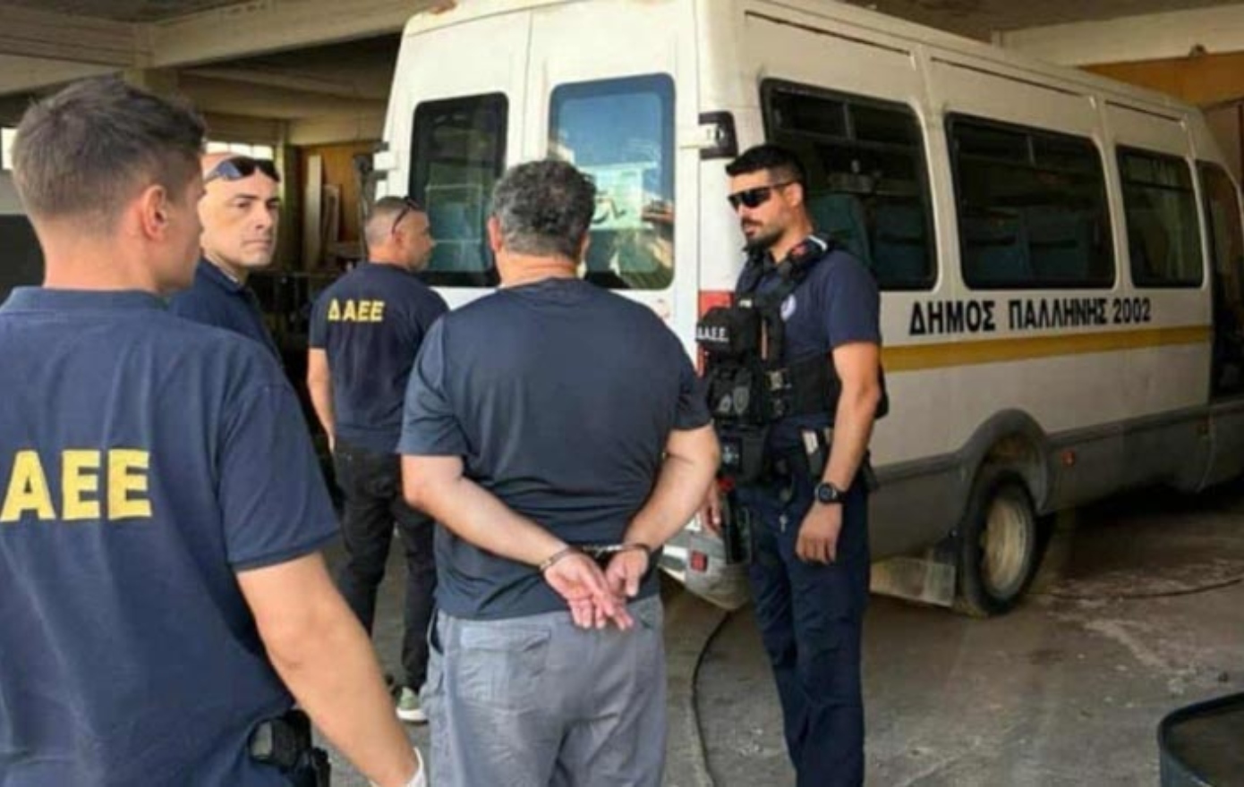 Συνελήφθη δημοτικός υπάλληλος Παλλήνης για τέσσερις πυρκαγιές – Αντιμετωπίζει κατηγορίες κακουργήματος