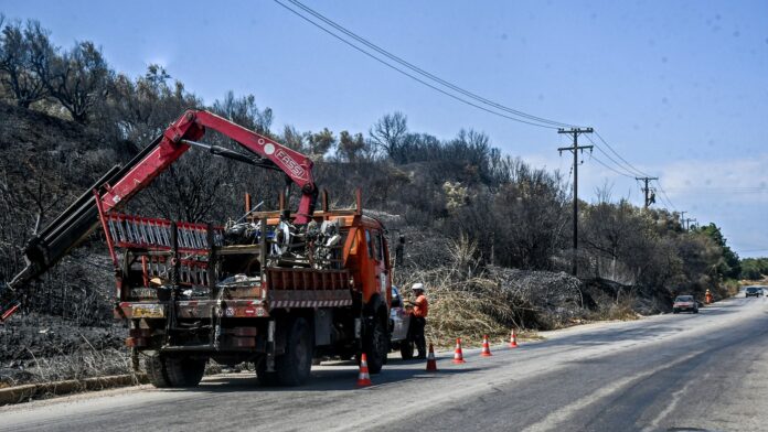 Η φωτιά στα Συχαινά Πάτρας υπό έλεγχο – Εναέρια μέσα επιχειρούν στα Καμπιά Χίου