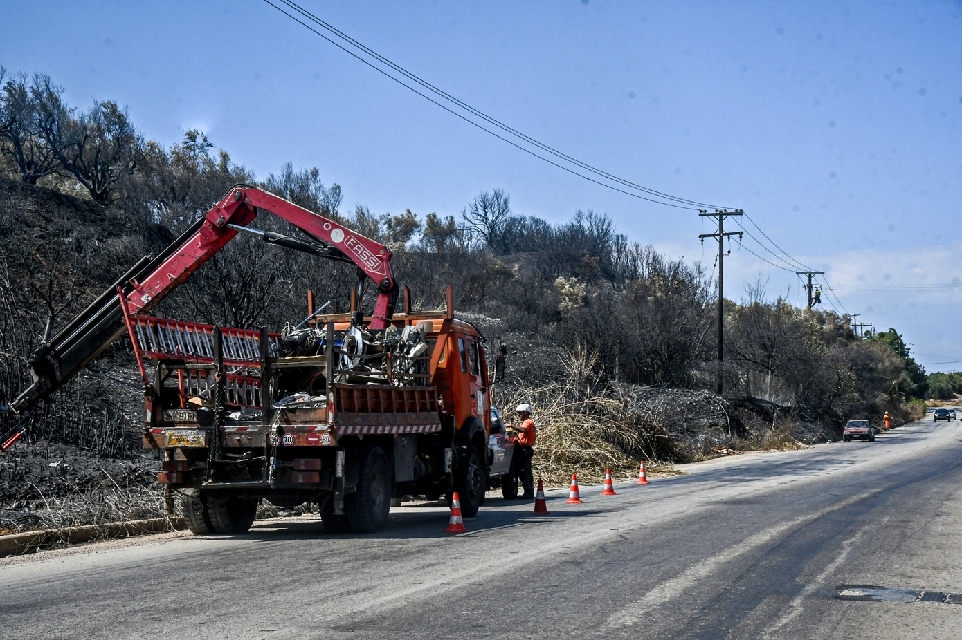 Η φωτιά στα Συχαινά Πάτρας υπό έλεγχο – Εναέρια μέσα επιχειρούν στα Καμπιά Χίου
