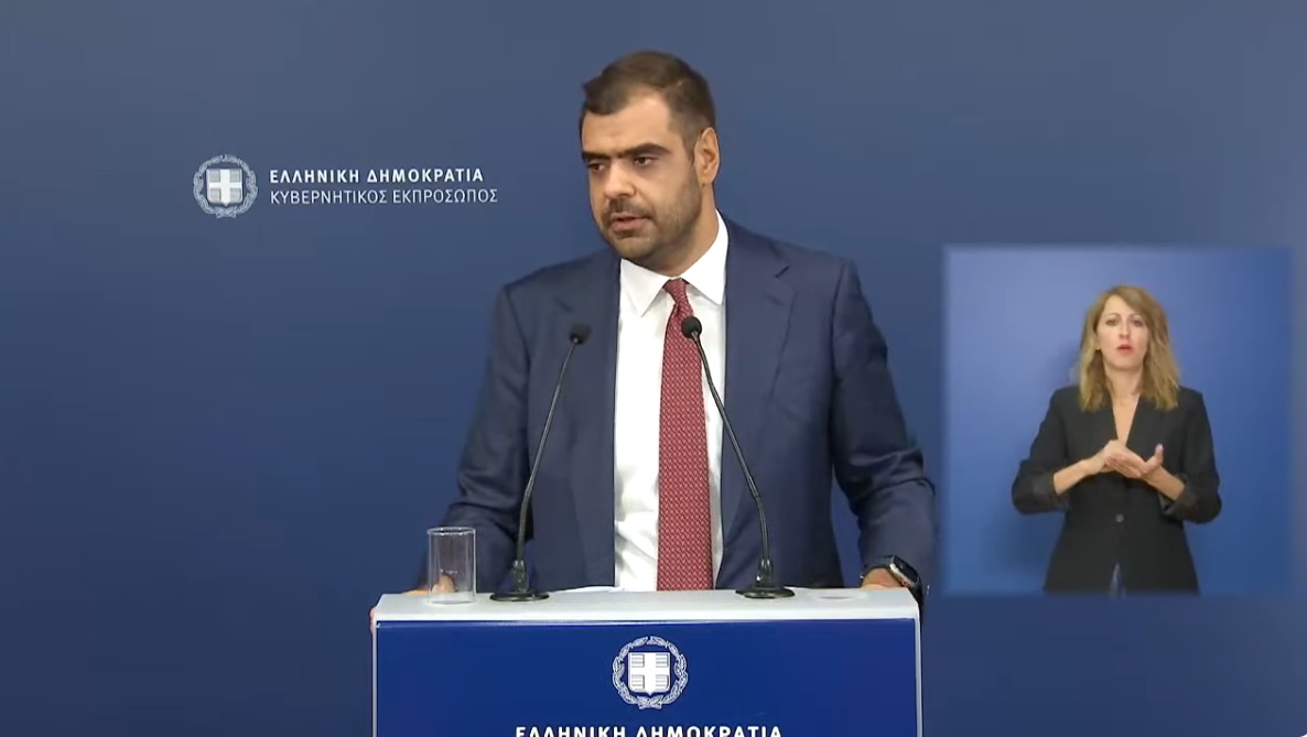 Αναταραχή στο briefing – Π. Μαρινάκης προς δημοσιογράφο: «Μην κάνετε λαϊκισμό για να απομονώσετε ένα βιντεάκι»