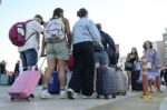 Η μεγάλη έξοδος των αδειούχων του Αυγούστου συνεχίζεται: Έντονη κίνηση στα λιμάνια της χώρας