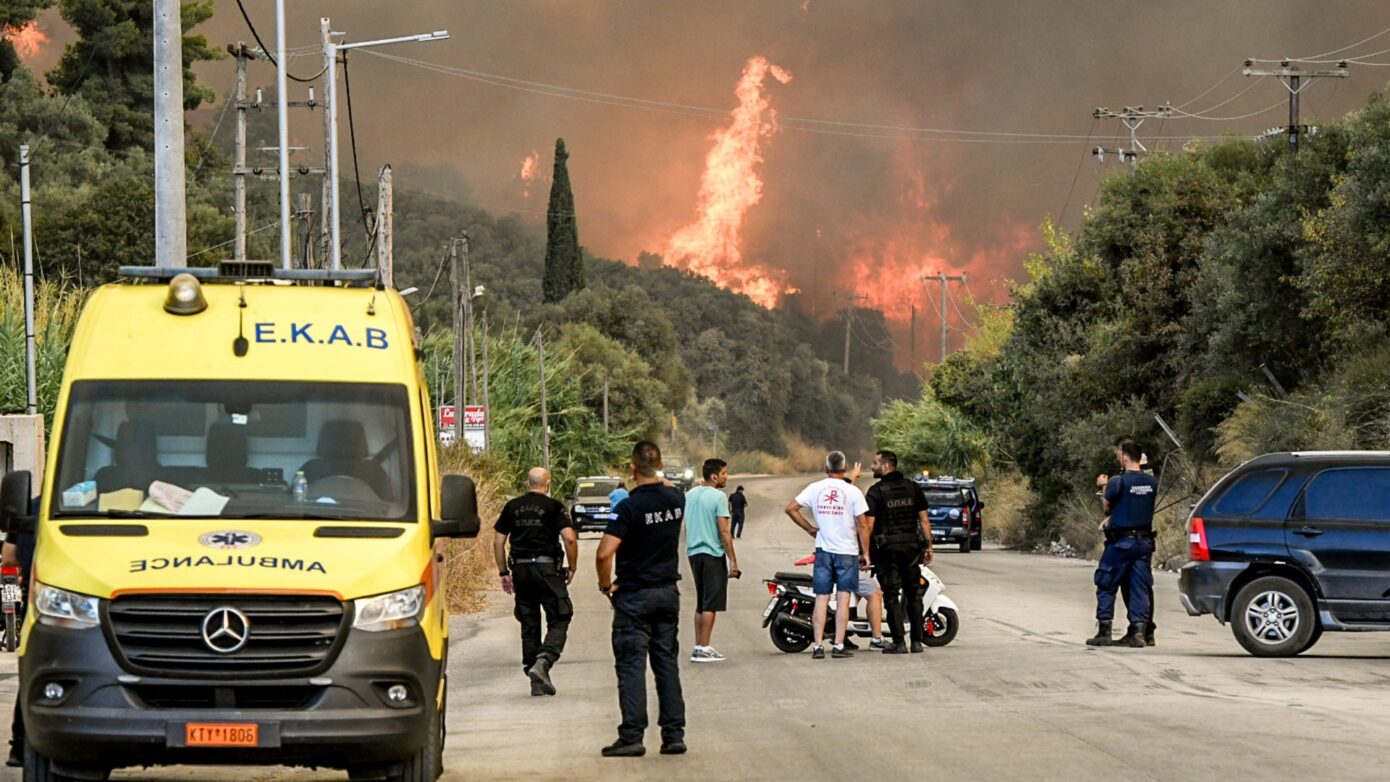 Απογραφή επιχειρήσεων που επηρεάστηκαν από τις φωτιές στη Δυτική Ελλάδα