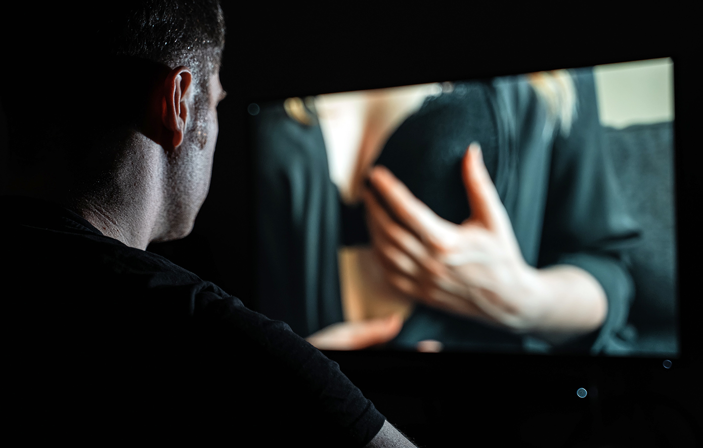 Revenge porn: Η πρώην σύζυγος και η πεθερά του απέστειλαν «ακατάλληλες» φωτογραφίες μέσω ταχυδρομείου