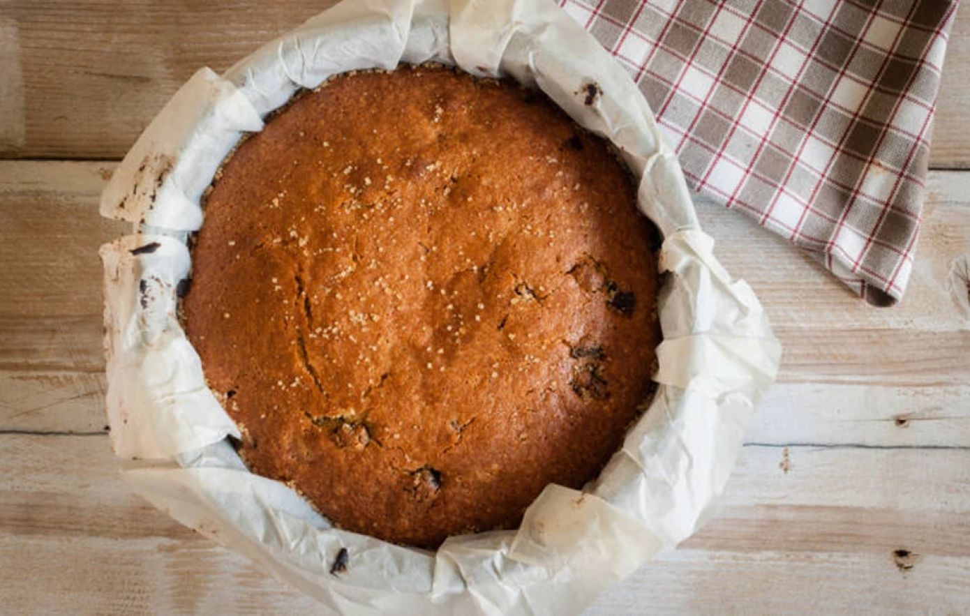 Το έθιμο της φανουρόπιτας και οι ευχές στον Άγιο Φανούριο – Τι συμβολίζει ο αριθμός των υλικών