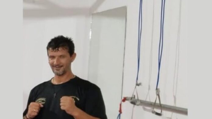 Σπαραγμός στην κηδεία του 50χρονου που έχασε τη ζωή του όταν καταπλακώθηκε από μηχάνημα