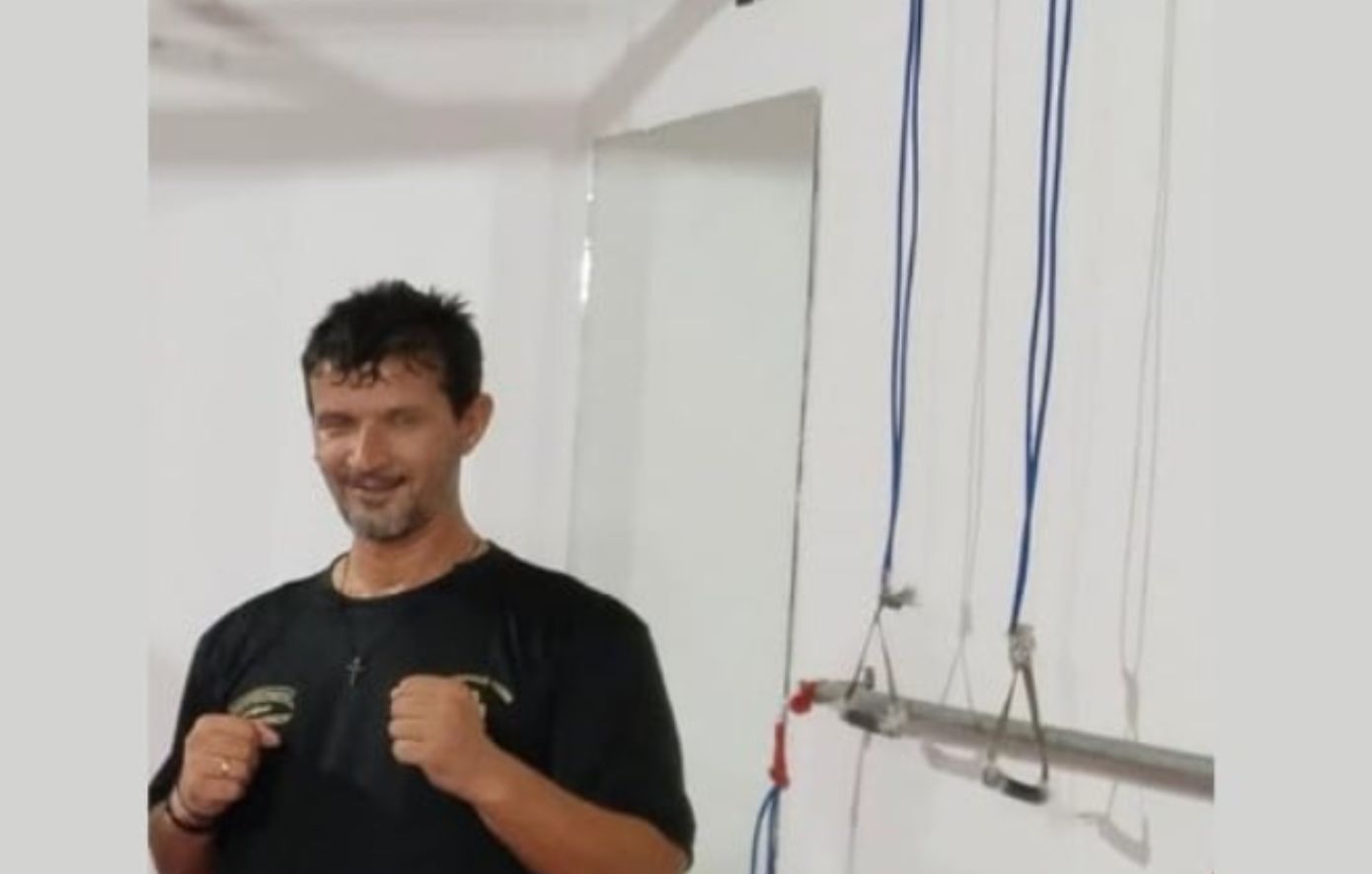 Σπαραγμός στην κηδεία του 50χρονου που έχασε τη ζωή του όταν καταπλακώθηκε από μηχάνημα