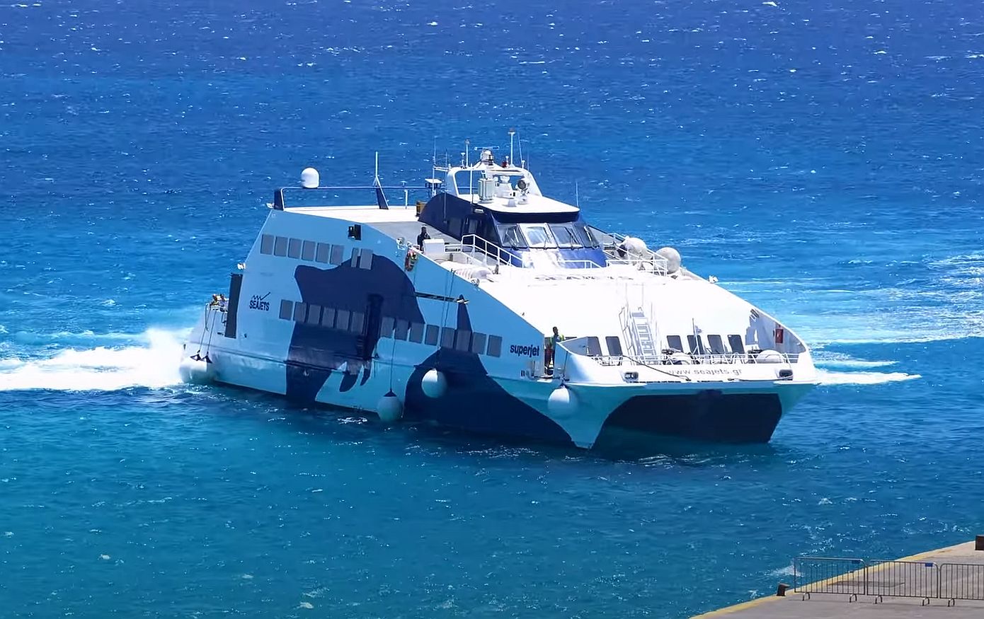 Με διπλή προσπάθεια το Superjet πέτυχε να δέσει στο Κουφονήσια – Δείτε το βίντεο