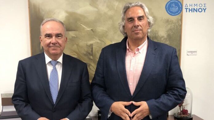 Ο Δήμαρχος Τήνου συναντά τον Αν. Υπουργό Οικονομίας – Χρηματοδότηση για Απορρίμματα