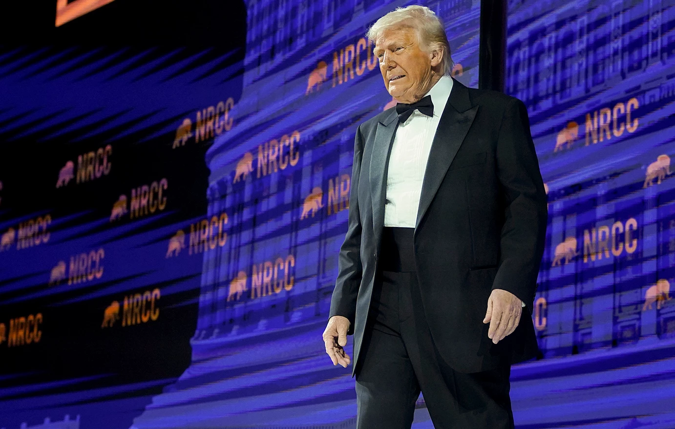 Εμπορική «σύγκρουση»: Οι φρέσκοι δασμοί του Ντόναλντ Τραμπ ρίχνουν στο «κόκκινο» τις παγκόσμιες αγορές