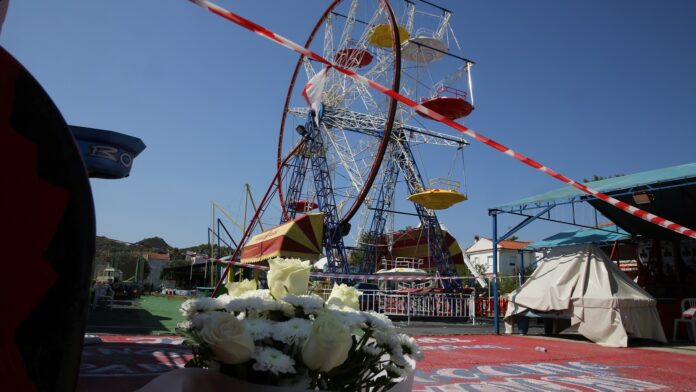 «Παραπλανούν τον λαό» – Εξοργισμένος ο πατέρας του Γιάννη έναν χρόνο μετά το ατύχημα στο λούνα παρκ στο Πευκοχώρι